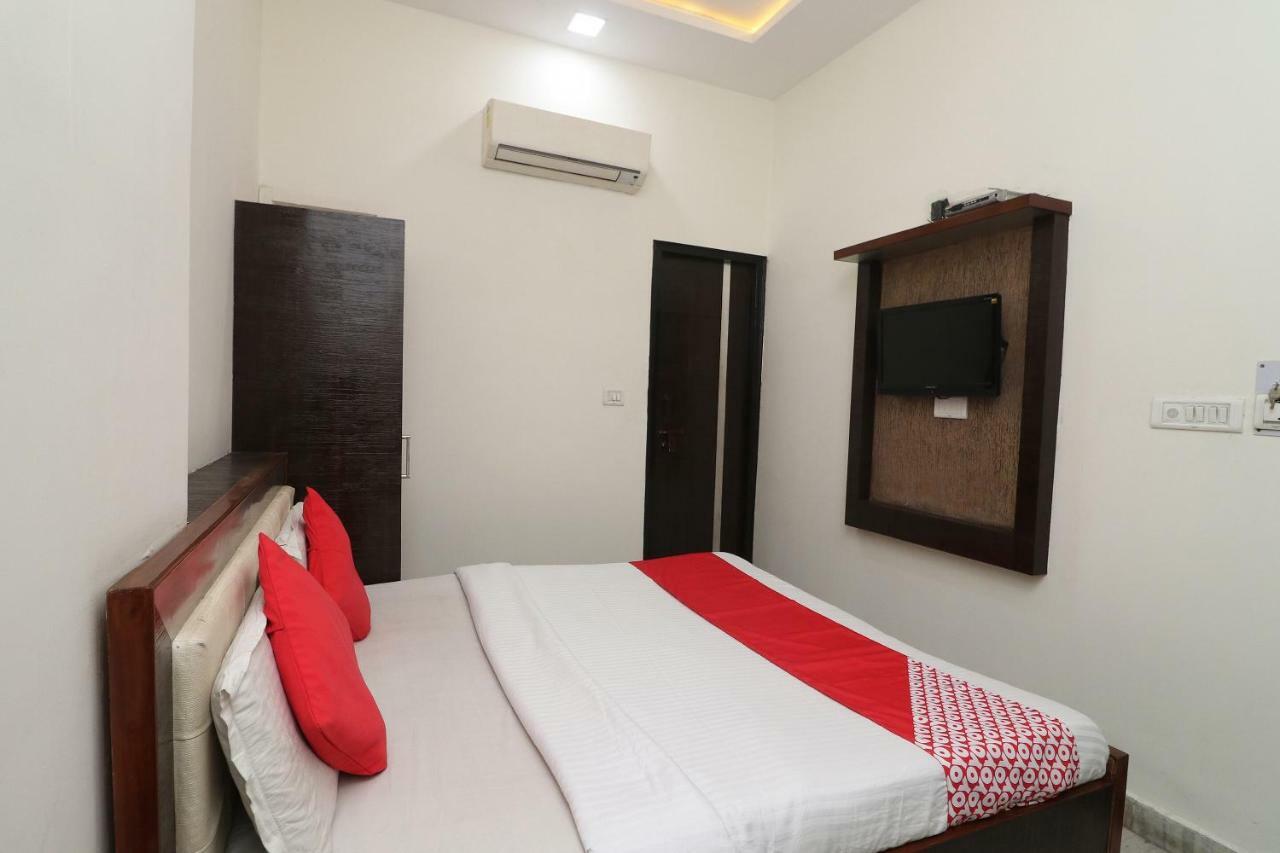 Oyo 24723 Hotel Atul Palace Agra  Bagian luar foto