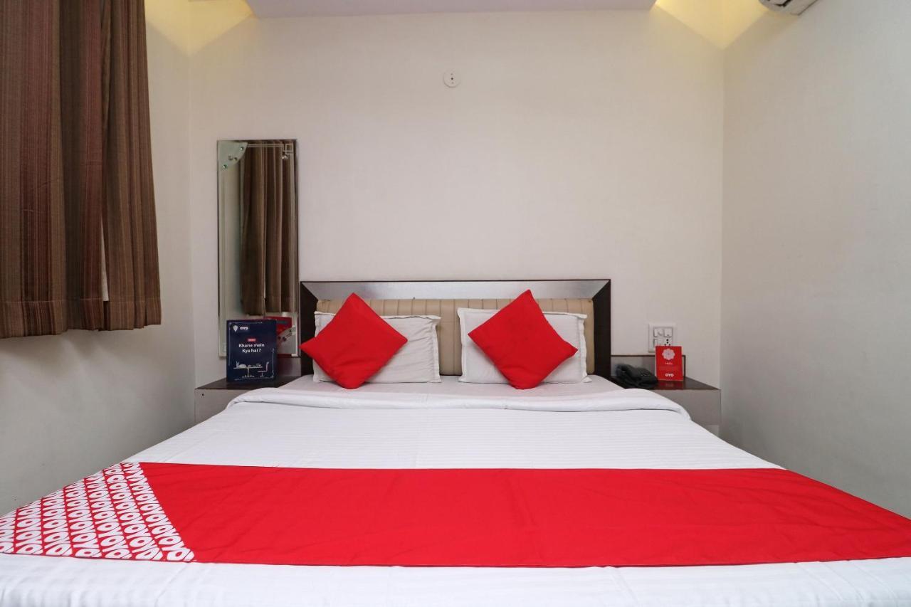 Oyo 24723 Hotel Atul Palace Agra  Bagian luar foto
